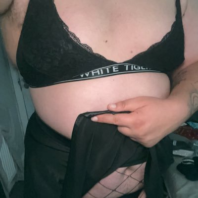 my old profile got hacked MikaylaAtTimes please pop up if you remember me!!