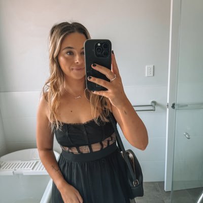 mlz_TinK's profile picture. 