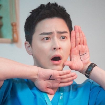 คนไม่ว่างที่ชอบดูหนังดูซีรีส์เป็นชีวิตจิตใจโดยเฉพาะซีรีส์พีเรียดเทพเซียน ใฝ่ฝันว่าวันหนึ่งจะลาออกมานอนดูหนังซีรีส์อย่างเดียว #ดูแซฟฟิค