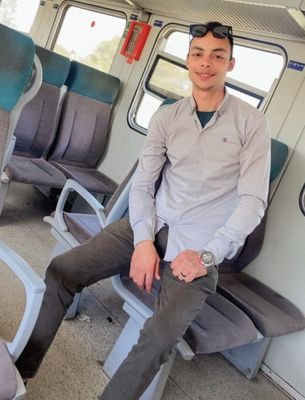 مع رفيقٍ صالح، وسلامٌ علىٰ الدُّنيا..♥️