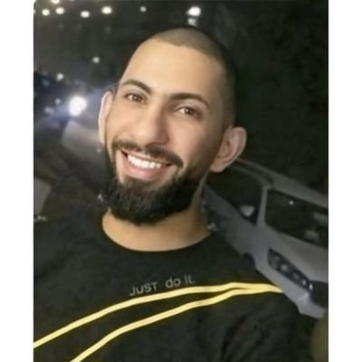 لبناني 🇱🇧، ابن الأرز والجبل، أحمل في قلبي روح بيروت النابضة بالحياة وعزيمة جبال لبنان الصامدة. أؤمن بأن الإبداع يولد من التحديات، ولبنان علّمنا كيف نحول الأر