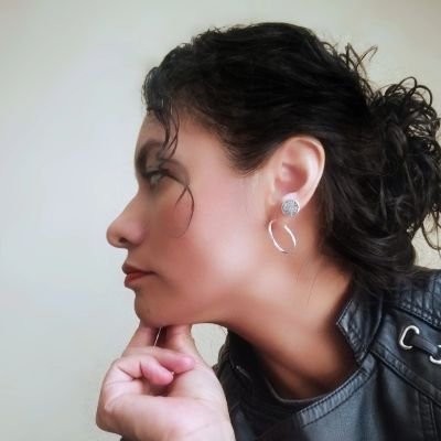 LaraSam77632576's profile picture. Atrévete a cuestionar y a aprender, atrévete a sentir y sobretodo a expresar...