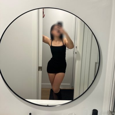 Alma_lucia11's profile picture. Your favorite nerd is back 🤓😅