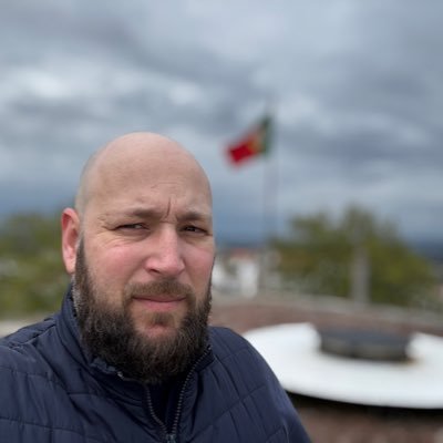 BrunoCLavradio's profile picture. CHEGA!!! PS e PSD já destruíram demasiado o nosso querido Portugal. Temos de acabar com os tachos e a bandalheira…