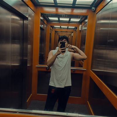 itsyourmatenate's profile picture. Nathan | 25 | pet ni @Darreality 🐼💛💛