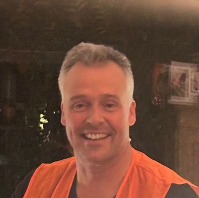 willemk74's profile picture. redelijk links, behoorlijk vrolijk.