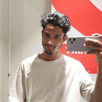 Adnaanrazaa's profile picture. 