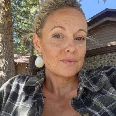 Olga97488168's profile picture. Suis très simple compréhensif avec beaucoup d'envie de vivre 😘