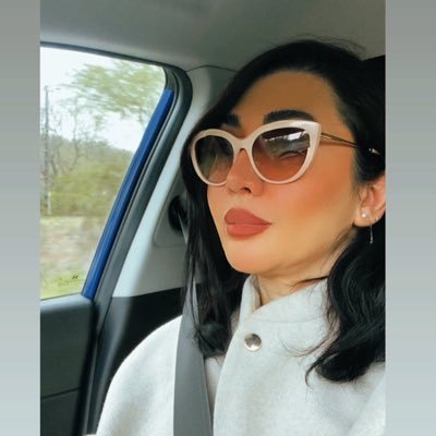یه معمار مهاجر که مربی شنا و نجات غریقم هست 👩🏽💻🏊🏼♀️