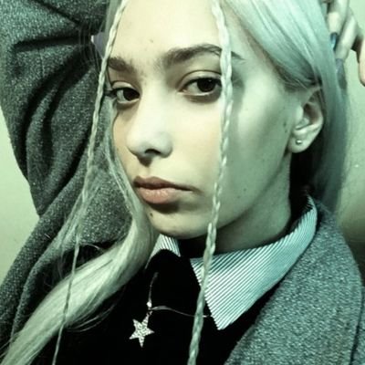 thestaroomm's profile picture. غیر موجه.