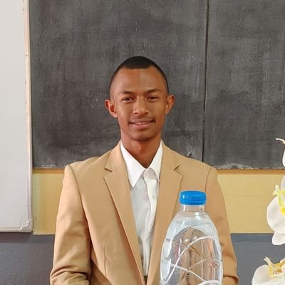 Bienvenue ✋, je m'appelle Nomenjanahary Lucka Andgerson, Graphiste Designer professionnel et spécialisé dans le domaine de la communication et marketing moderne