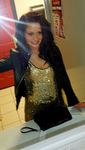 Born in Palatine, IL and have lived in Iowa majority of my life love running, making & designing things!!Majoring in bussiness marketing!
