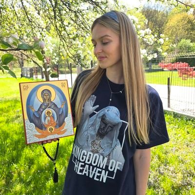 Traditional Sacred Iconography ☦️💜✝️
Bridging heaven and earth🕊