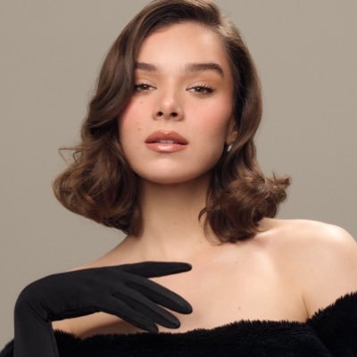 daily source of updates about academy award nominated actress hailee steinfeld | fan account, not impersonating.