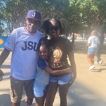 Mississippi Delta born and bred, JSTATE All Day, DD Nupe, ATLien since 94..We all we got..We all We need..THEEILOVE