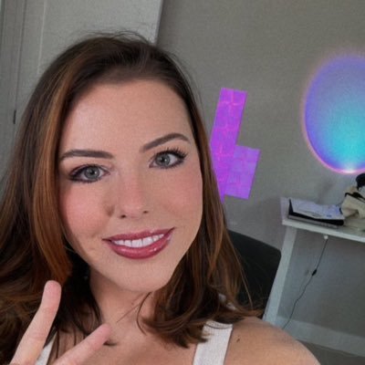 adriana4chatss7's profile picture. 😜