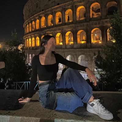 TiniCassina's profile picture. 