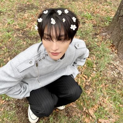 starpoem403's profile picture. ☆8M1T☆성화 외 멤버가 랜덤으로 등장할 수 있습니다☆🐰🐿🐶🐩🐈‍⬛🐥🦊🐻☆
🚫The overall color of the picture will be blue and white. If you don’t like it, plz don't enter. THANXX