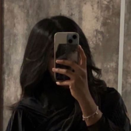 dia69312's profile picture. ✨