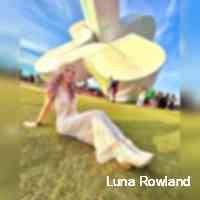 rowwlandluna's profile picture. Bay Area
Fly me to the moon 🌙