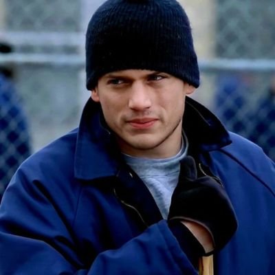 MorarElvis10's profile picture. 