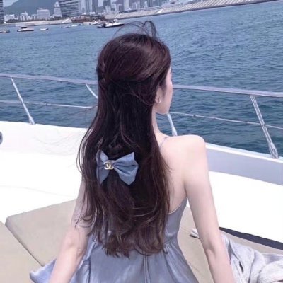 clyde_ibra52247's profile picture. Some people face the wind with high spirits, while some people face the wind and try their best to hide.