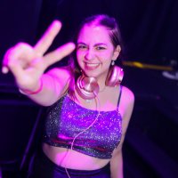 a cristalzinho (@djninaarnold) 's Twitter Profile