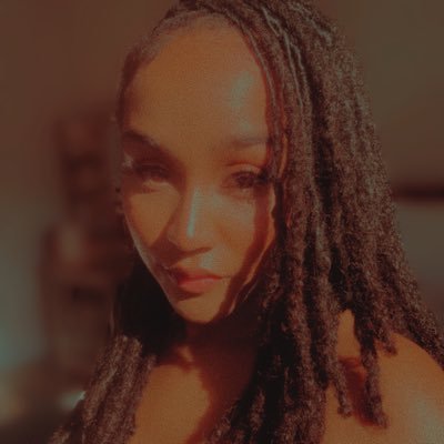 msjanellewisdom's profile picture. ♡⋆.˚ ☾⭒.˚♡ • lover of books, mysticism, & solitude