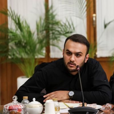 وَ کَم مِن ضالّ رَأي قُبَّةَ الحُسَین، فَاهتَدي...
علاقهمند به علومانسانی،
در زُمره اقتصادخوانها،
فعال دانشجویی،
همسنگر بسیجیان روحالله