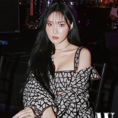hwasacloset's profile picture. for hwasa’s outfits & style