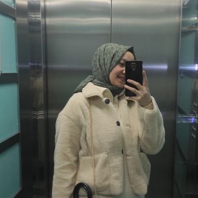 _fatmademir's profile picture. 🎀
Teacher 👩🏻‍🏫
🇹🇷 𐱅𐰇𐰼𐰜