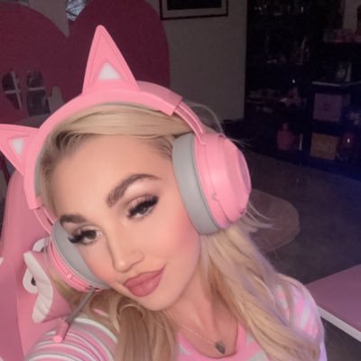 carolinablade01's profile picture. 