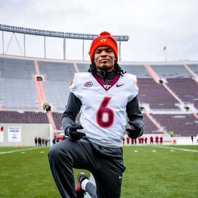 ‘23 4⭐️ ATH @ Phoebus High School 6’4 205 lbs 3.7 GPA 2X State Champ💍 ATH @hokiesfb