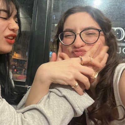 ceylizms's profile picture. 