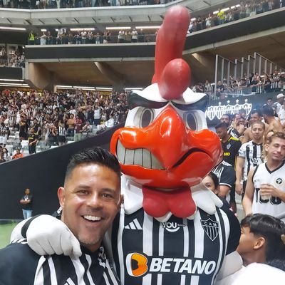 “Embora ninguém possa voltar atrás e fazer um novo começo, qualquer um pode começar agora e fazer um novo fim.” (Chico Xavier)