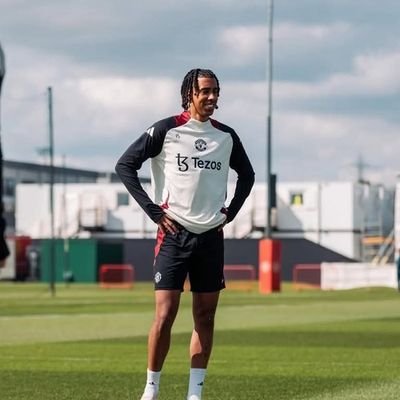 Gentility in my DNA❤️🌟💫
•|| Manchester United Forever||•👺🤡