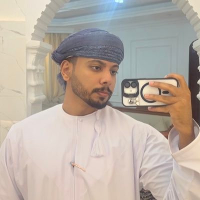 _3tiqi's profile picture. ig: _3tiq , chemical engineer, interested in esports for now