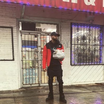 ‘93… Out The Way📍 I Am Who I Am🎯 (sports, battle rap, and music) ex-college athlete 📸🤳IG: thats.taj_ Owner of: Vúdce Clothing Co.