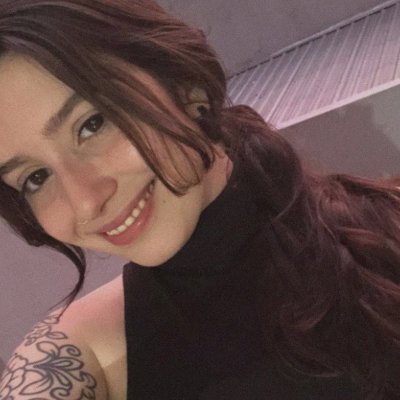 theDakotaEras's profile picture. G&T girl with NSFW energy 🍸 
Based in Houston, free link, filthy thoughts. ⬇️⬇️⬇️