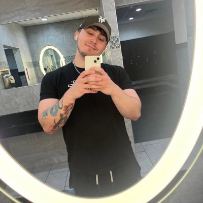 Name is Dallas! Creator for @KARNAGEclan | 20k+ Friends on YT / Use Code: EFFECTIVE @GfuelEnergy @1v1me || ImNotEffectiveBusiness@gmail.com