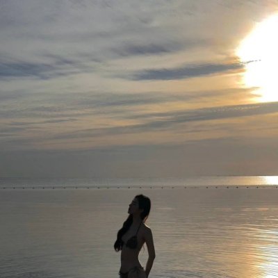 May there be enough clouds in your life to make a beautiful sunset。