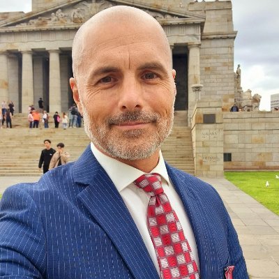 Inquisitive, sceptical & practical. Energy transition fan and hopeful humanist with a Masters of Strategic Foresight. Ex-Army.
