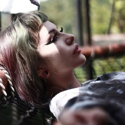 Escritora Bohemia 🖤 | Diosa del hedonismo y amante de lo eterno | Tomate el tiempo en desmenuzar me 🃏