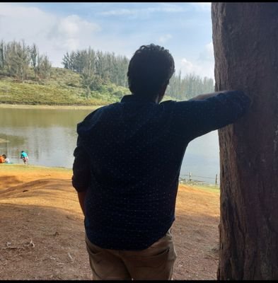 Sarveshware1's profile picture. 21 | Fan of both Thala | AK ❤️‍🔥| CSK 💛 | Ex-Anna fan | SK mutual