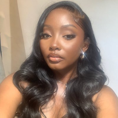 Team @sisterhood_HQ | Model @thefunkeoguns | scaling web3 projects through conviction & visual story-telling | fraghead | 36K on tiktok (1.2 million likes)