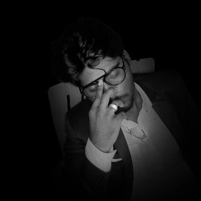 thepradeepv1's profile picture. YouTuber 
🖐️ Pradeep's family🗡️