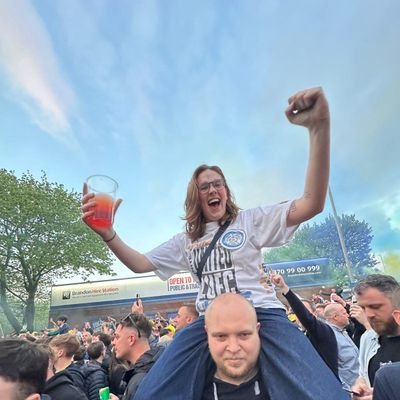 h0llybuchan's profile picture. lufc, unfortunately