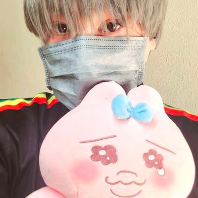 こっち古い、携帯、今は柚希くん🍨🙈(レオ様)🍙😋輪廻転生、で投稿してる。あれ
こっちの携帯の方が機能良いかも文字打ちやすい。まあいいや、まだ入院してる。よろしく
早く、歌いたいし、男性をこっちで増やしたい
今デブだから、たまに腹筋とエクササイズしてる。お母さんに会いたい長年会ってない。🥺大阪市民、禁煙パイポ男
