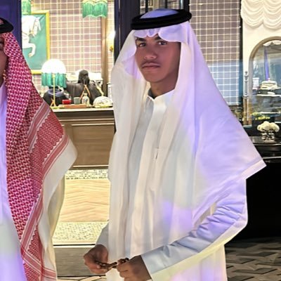 نواف فوزان المطرفي حاصل على جائزة الشاعر الواعد لعام 2022 ،صدر لي ديوان رصافة كبرياء ، يقول اخوتي انّي (متنقل بين العبقرية والجنون)🤔 ٠٥٣٣١١٣٦٨٦🎙️
