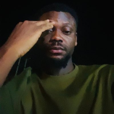 GabLorenze12's profile picture. 